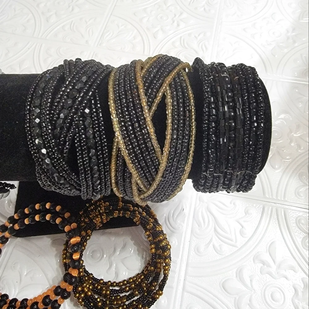 Lot Of 8 Beaded Bracelets